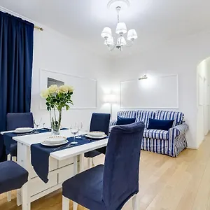 trevi-fountain-modern-apartment.it-romehotels.com/